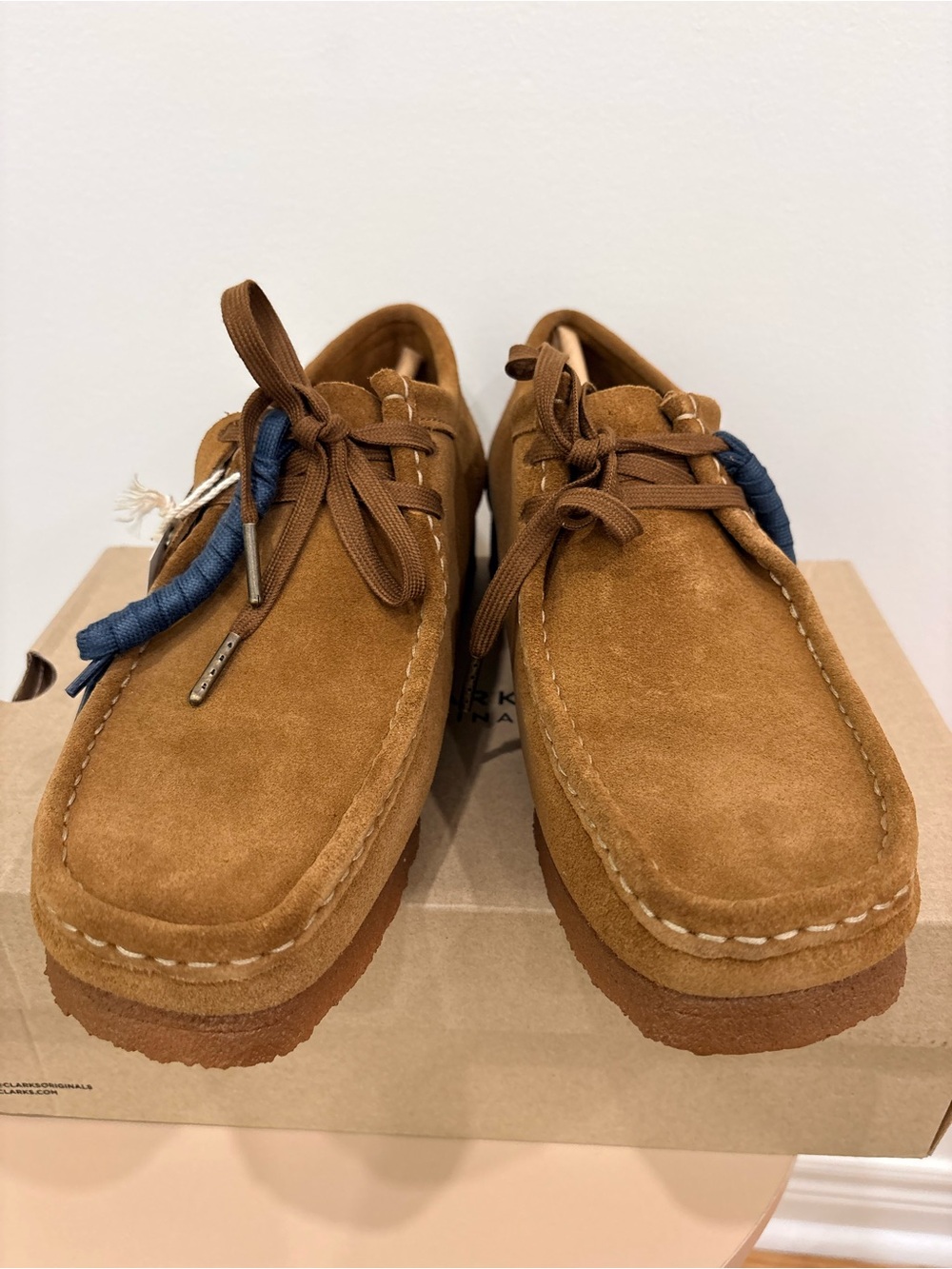 Men's Suede Casual Clarks Wallabies Slip-On in Brown